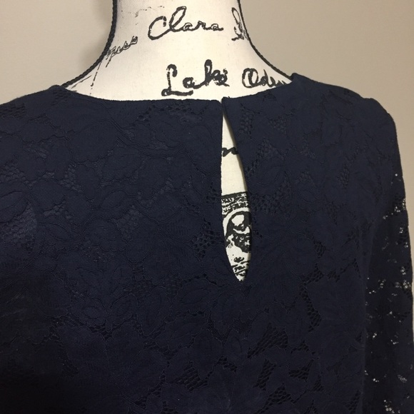 Banana Republic • Navy • Floral Lace - Picture 6 of 8